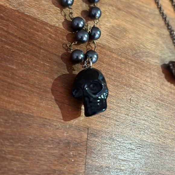 TRIO OF SKULL NECKLACES - Picture 6 of 6